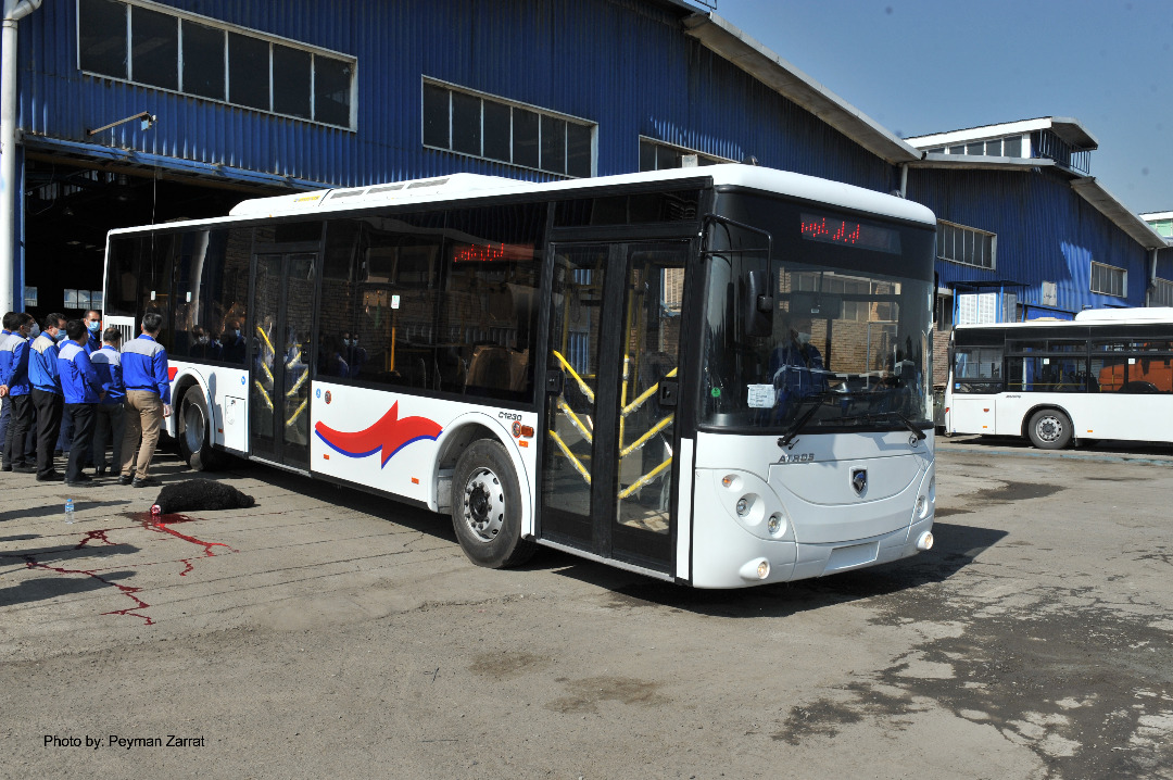 تحویل نخستین اتوبوس درون شهری به ناوگان اتوبوسرانی کشور توسط ایران خودرودیزل