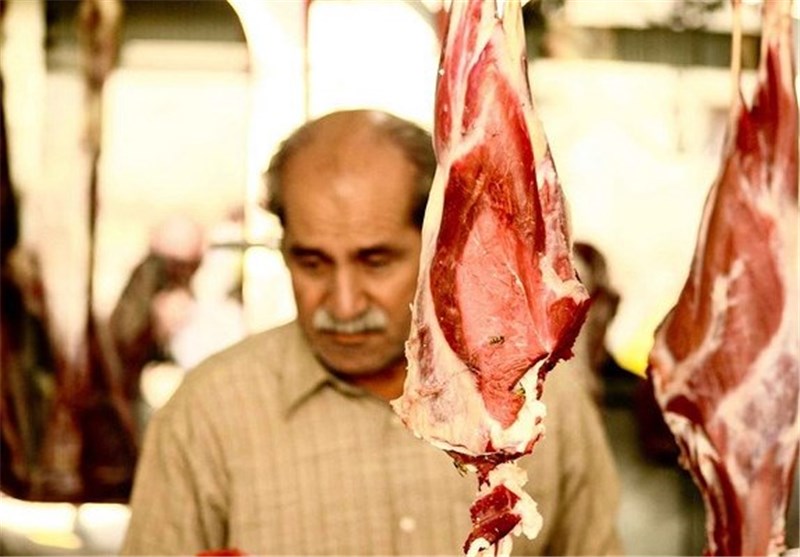 ۳۵ درصد مردم زیر خط فقر رفته اند/ مصرف سرانه گوشت قرمز دهک‌های پایین فقط ۲۵ گرم در ماه