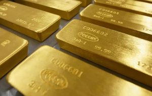 سقوط قیمت طلا در بازار جهانی