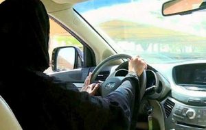 زنان در رانندگی منضبط‌ترند
