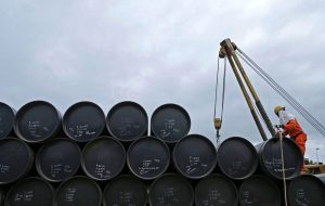 قیمت نفت با تنش در خاورمیانه  ۰.۴۰ درصد افزایش یافت